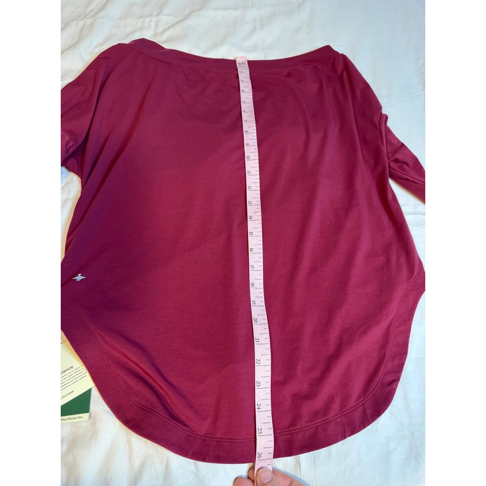 Halara Long Sleeve Built-in Bra Top Burgundy Thumbhole Curved Hem XS NWT - Picture 8 of 10
